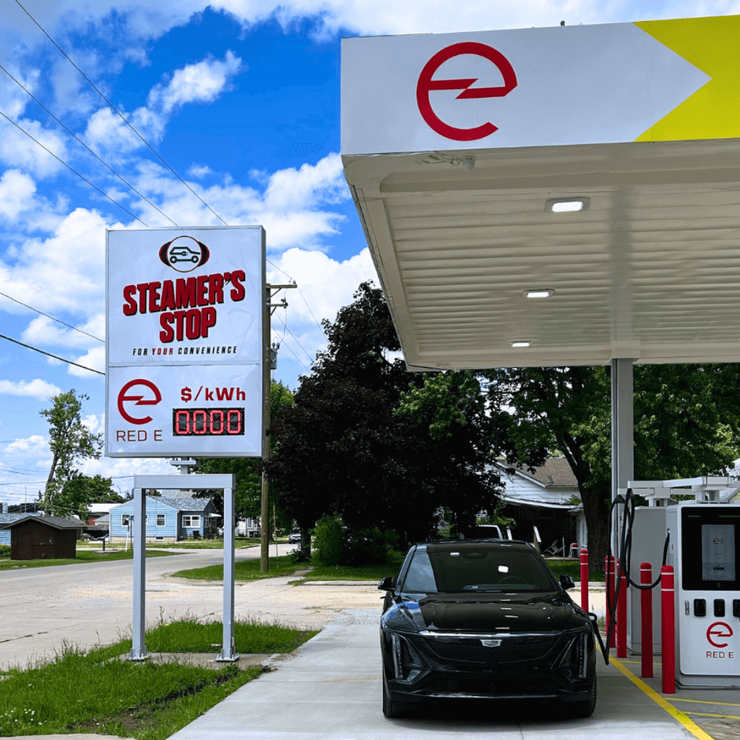Red E EV Station - Steamer's Stop in Fulton, IL (06-23-2025) (2)