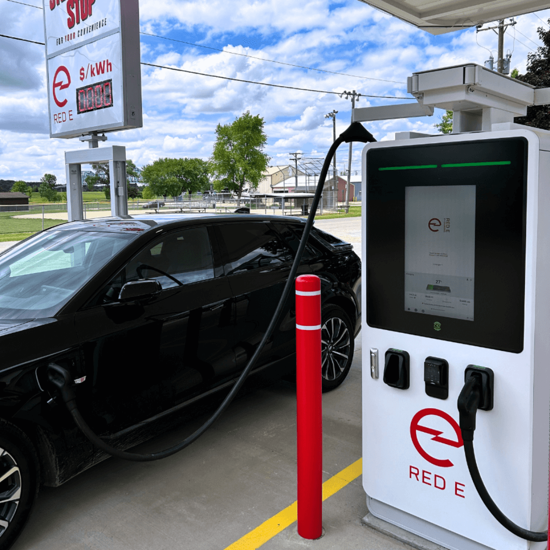Red E EV Station - Steamer's Stop in Fulton, IL (06-23-2025) (3)